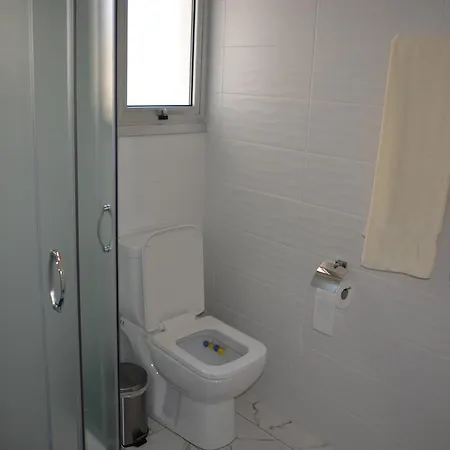 P L Panagiotis Apartamento *