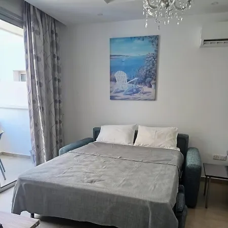 P L Panagiotis ラルナカ